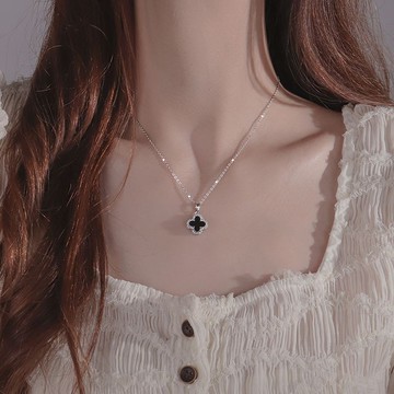 免運💎四葉草鏈女時尚小香風氣質項鏈輕奢小衆ins潮網紅百搭鎖骨鏈項鏈鎖骨鍊 銀飾 韓國飾品 項鍊 生日禮物女生 純銀飾品