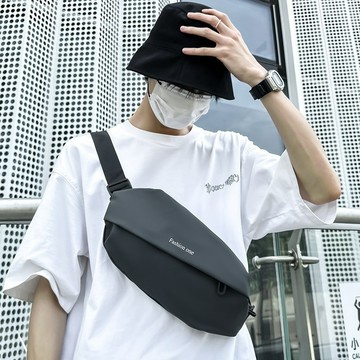 の包包裡✨新款男士腰包戶外跑步手機包多功能大容量胸包休閒時尚斜挎包