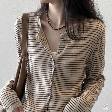 🎈流行女裝🎈春秋條紋針織開衫外套 設計感小眾薄款圓領長袖毛衣女 百搭通勤外穿上衣 針織開衫外套 圓領毛衣 上衣 長袖開衫