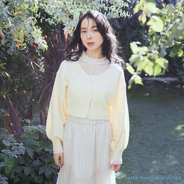 【earth music】珍珠鈕釦短版V領針織罩衫