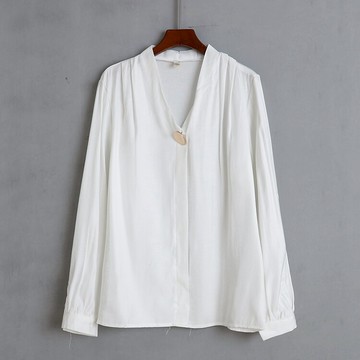 V領金屬裝飾綢緞襯衫 女秋裝新款長袖上衣 百搭時尚打底衫01/7-4