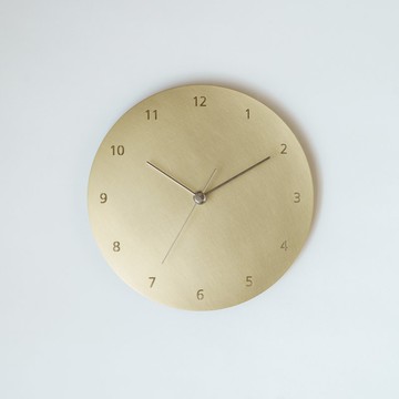 壁掛時鐘 220 鏤空數字 / 黃銅