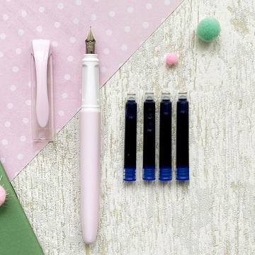兒童鋼筆套組-【布丁黃】、【梅子粉】、【葡萄紫】、【冰雪藍】、蜜桃粉(含永字練習帖、4管卡式墨水)【ttbooks】