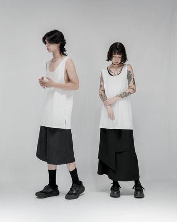 MUKK DESIGN 無痕親膚純棉開衩背心-白 83公分