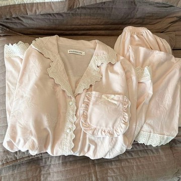 ✨精選好物✨帶胸墊睡衣女 春秋純棉長袖長褲家居服套裝 秋天新款棉質長袖睡衣  長袖家居服套裝