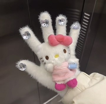 kt猫手套冬季保暖加厚水钻可爱凯蒂猫骑行滑雪手套送闺蜜女友礼物 99購物節