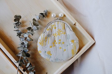 |刺繡花田| 圓珠口金零錢包