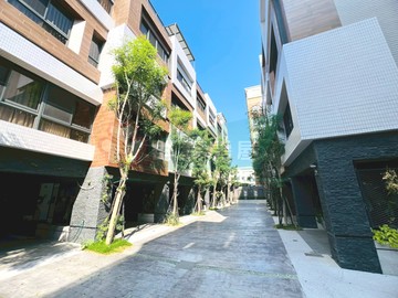 沙鹿靜宜商圈雙車美別墅｜台中市沙鹿區東晉二街