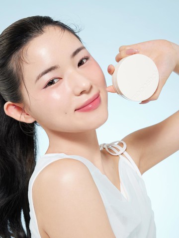 Consumer Fit Glow Cushion Foundation Main Product