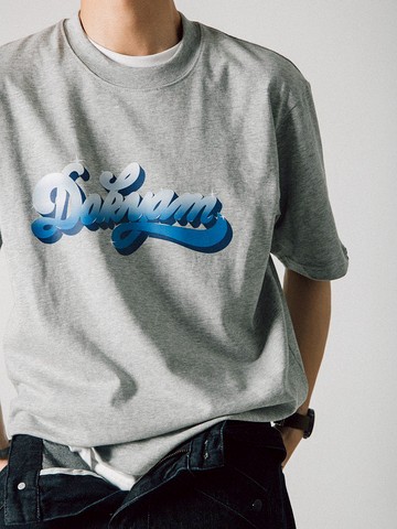 DAKYAM 2023 漸變色品牌LOGO印花圓領短袖TEE恤