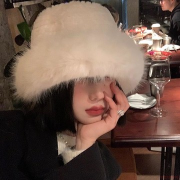 精選好物🌈老錢風白色毛毛帽子女冬季加厚保暖防風防寒盆帽毛絨絨毛絨漁夫帽