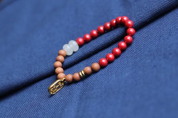 春秋手作 | 高含量硃砂 | 6mm帝王砂 和田玉 檀木 砂金墜 | 開運