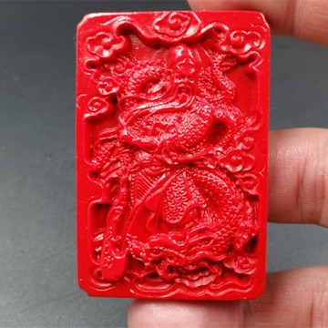 廠家直銷仿朱砂掛件關公吊墜深功雕刻紅色關公掛件牌子