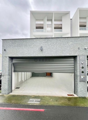 湖子內全新四車庫電梯別墅｜嘉義市東區順興六街