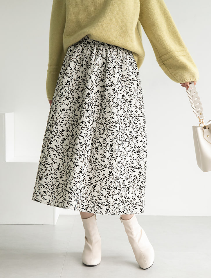 新しく着き23区　RATTI フラワープリント フレア スカート　46 大きいサイズ