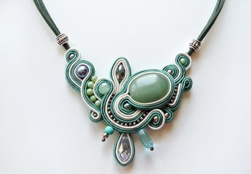 綠色 Statement 項鍊 東陵石Soutache 刺繡串珠花卉
