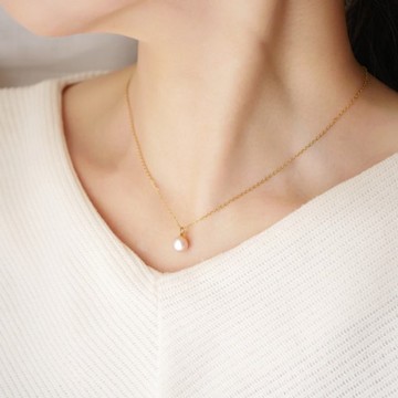 背面造型也別緻的櫻花粉色淡水珍珠單顆項鍊 (金色) 可調式長度 友善金屬過敏