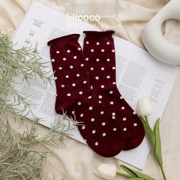 BYHUE lilicoco 俏皮可愛撞色點點中筒襪－紅