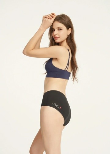 Lover's Whisper．細邊高腰三角內褲(黑-紅唇)