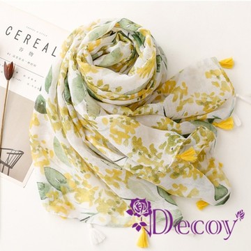 Decoy 清新雅致 葉子印花流蘇披肩圍巾 果綠色