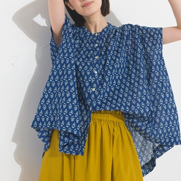 日本 OMNES - 100%印度棉 輕盈寬版襯衫式上衣-圖騰-海軍藍