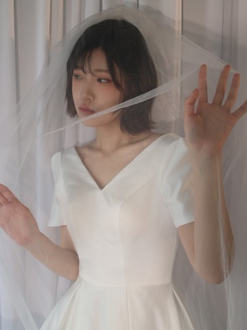 經典V領緞面短袖禮服 SAMPLE SALE