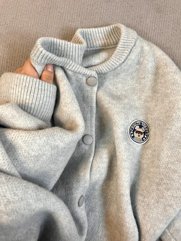 自留款推薦~軟糯小熊刺繡毛衣外套女秋冬圓領外搭針織開衫上衣【淘夢屋】