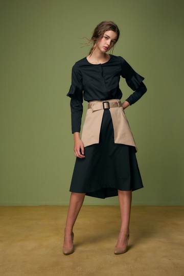 Off-season sale 黑色袖荷葉圓領襯衫