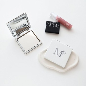 【方形隨身鏡 字母與花】客製字母摺疊手鏡 補妝鏡 禮物 HE26U