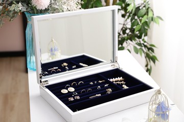 斐雅生活家居 訂製款限量bella貝拉鋼琴烤漆珠寶盒(免組裝)白色