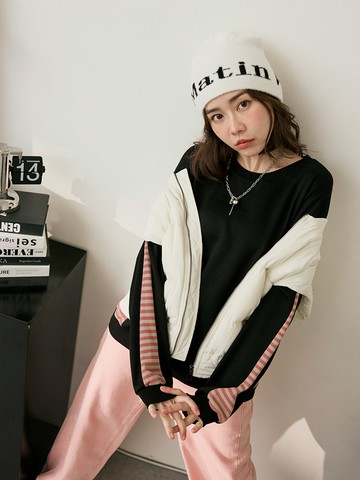 素色圓領拼接條紋落肩長袖上衣