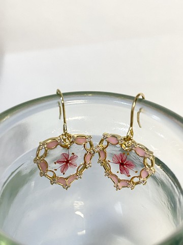 真花壓花耳環 染紅名翠珠花愛心造型耳環 18K包金耳針(可改耳夾式