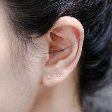 Haute｜18K 白金爪鑲鑽石耳環
