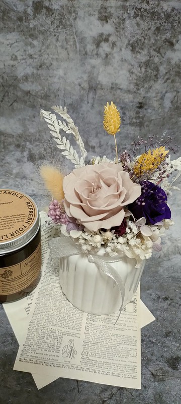 綺思藝想-日本永生不凋玫瑰花-牛奶花瓶