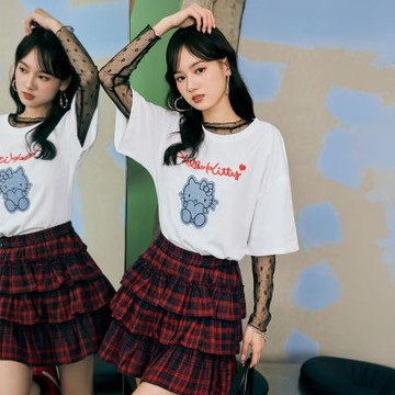 OB嚴選中大尺碼-KITTY街頭狂野牛仔貼布繡圖案寬版TEE《IK0069》