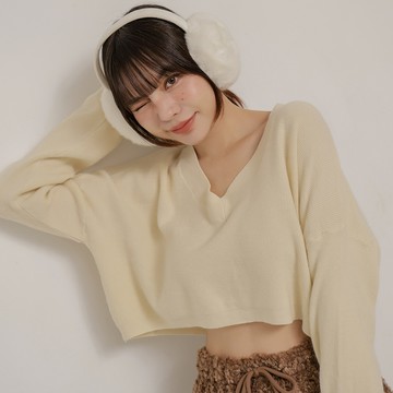 輕裸感短版針織上衣-杏【KT222853】