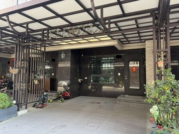 大降價!買到賺到!!仁武輕屋齡全新未住四套房雙車墅｜高雄市仁武區八德北路