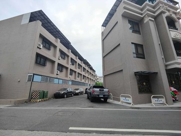 出價談~近交流道/高醫樂購4房車墅｜高雄市岡山區大遼路