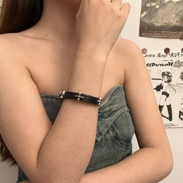 【台灣公司 可打統編】免運 歐美跨境潮辣妹暗黑系十字架手鏈復古小眾朋克風簡約嘻哈皮質手飾 可開發票 全館五折 工廠現貨直銷 新品特價 z9211