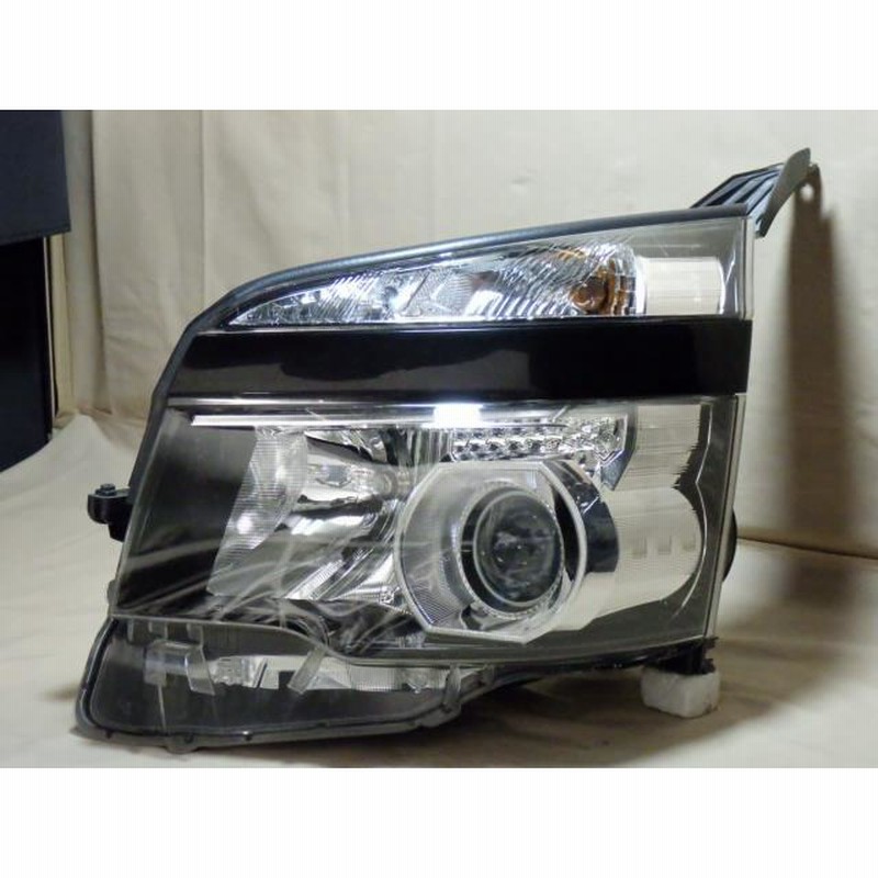 ヴォクシー煌3 ヘッドライト左 ヴォクシー煌3 ヘッドライト左 ヴォクシー（トヨタ）のブルー系（青