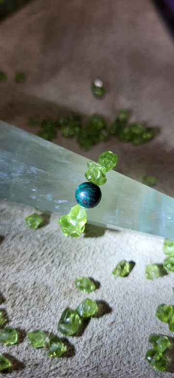 •公主的桂冠• 紅藍寶與綠橄欖石 設計款戒指