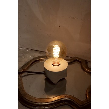 曙MUSE｜幾何旋轉水泥桌燈