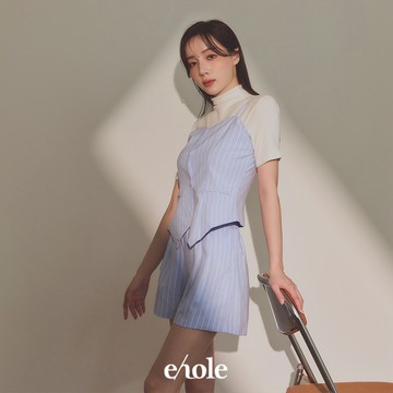 細帶直紋收腰上衣短褲SET-淺