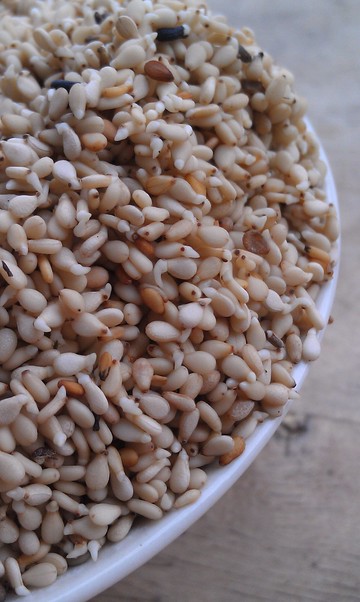 本草堂手作油坊  慢焙冷壓初榨 催芽白芝麻油 玻璃只提供宅配