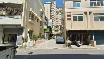 陽明學區優質方正建地(道路使用)						 	｜高雄市三民區獅頭段一小段