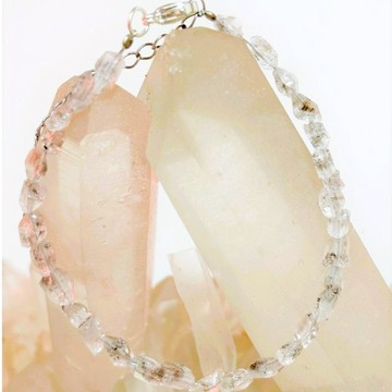 【藥魂】油膽 水晶手鍊 避邪 閃靈鑽手鍊 油膽閃靈 聖水螢光反應 包含油膽水晶與白水晶功效 幫助冥想時喚醒潛意識覺知