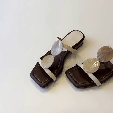 免運 開立發票 潮鞋 女鞋 單鞋 羊皮版~小眾法式一字涼拖鞋女外穿露趾方頭氣質羅馬鞋平底沙灘鞋