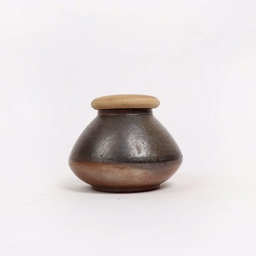 明芽窯 l 柴燒古銅黑曜流釉茶罐(含木蓋) 罐子 陶罐 H5