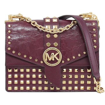 MICHAEL KORS Greenwich 金屬轉釦鉚釘造型鍊帶斜背包.酒紅