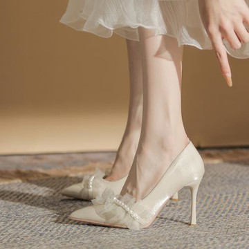 新款高級感珍珠新娘伴娘鞋沙丁高跟鞋晚會宴會加肥大碼女鞋41一43